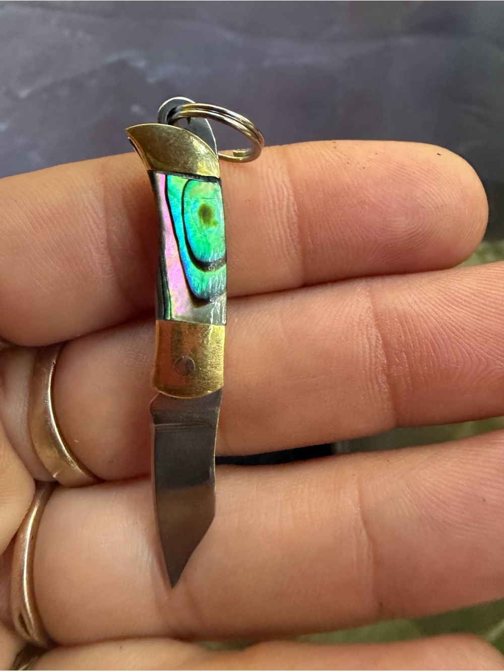 Mini Abalone Inlay Keychain Knife - Green Accent - Picture 4 of 5